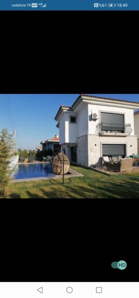 Havuzlu taş villa kişiye özel